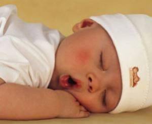 Mn pti bébé!!il é pa tp bo!